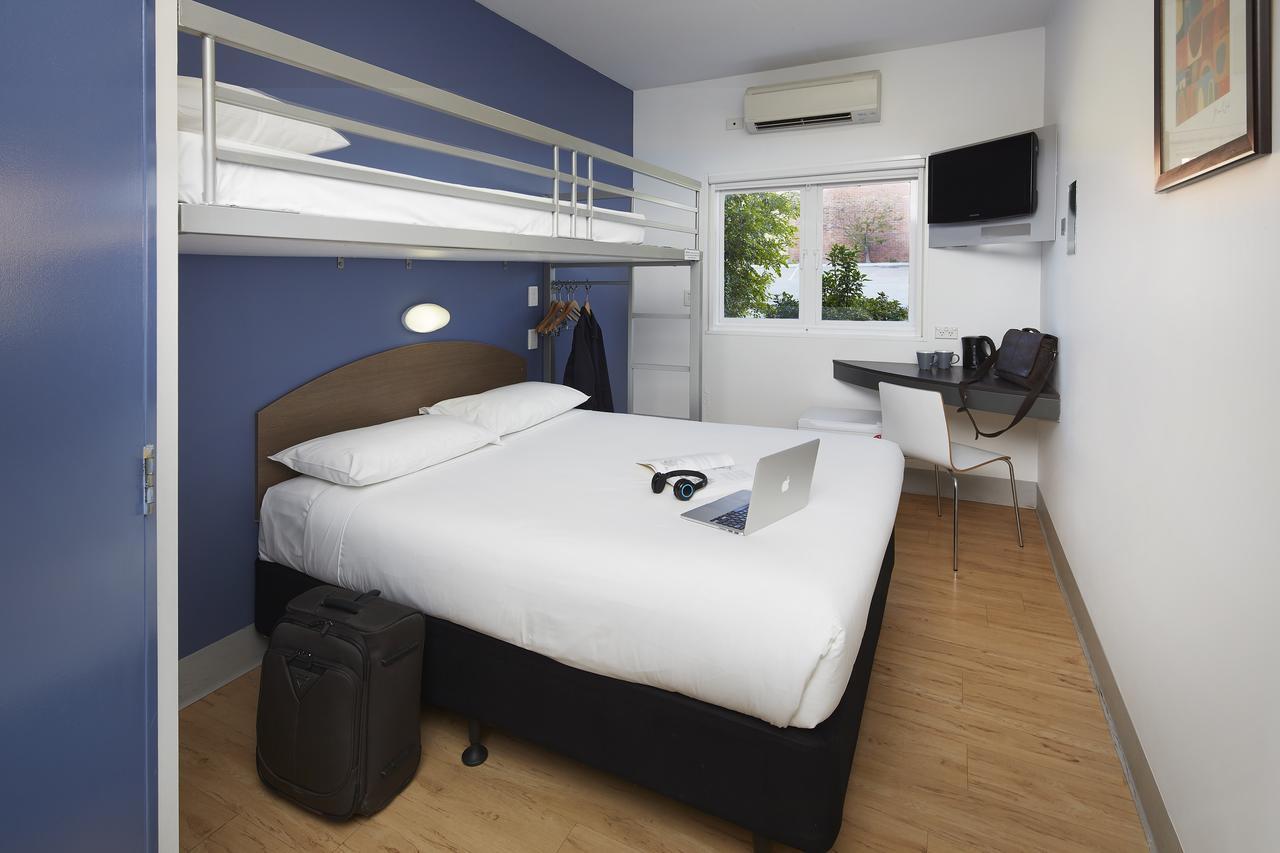 Ibis Budget Perth Airport Bagian luar foto