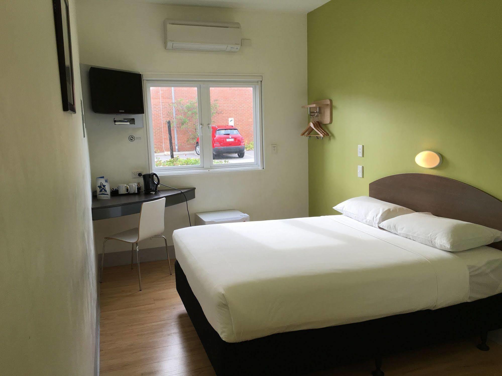 Ibis Budget Perth Airport Bagian luar foto