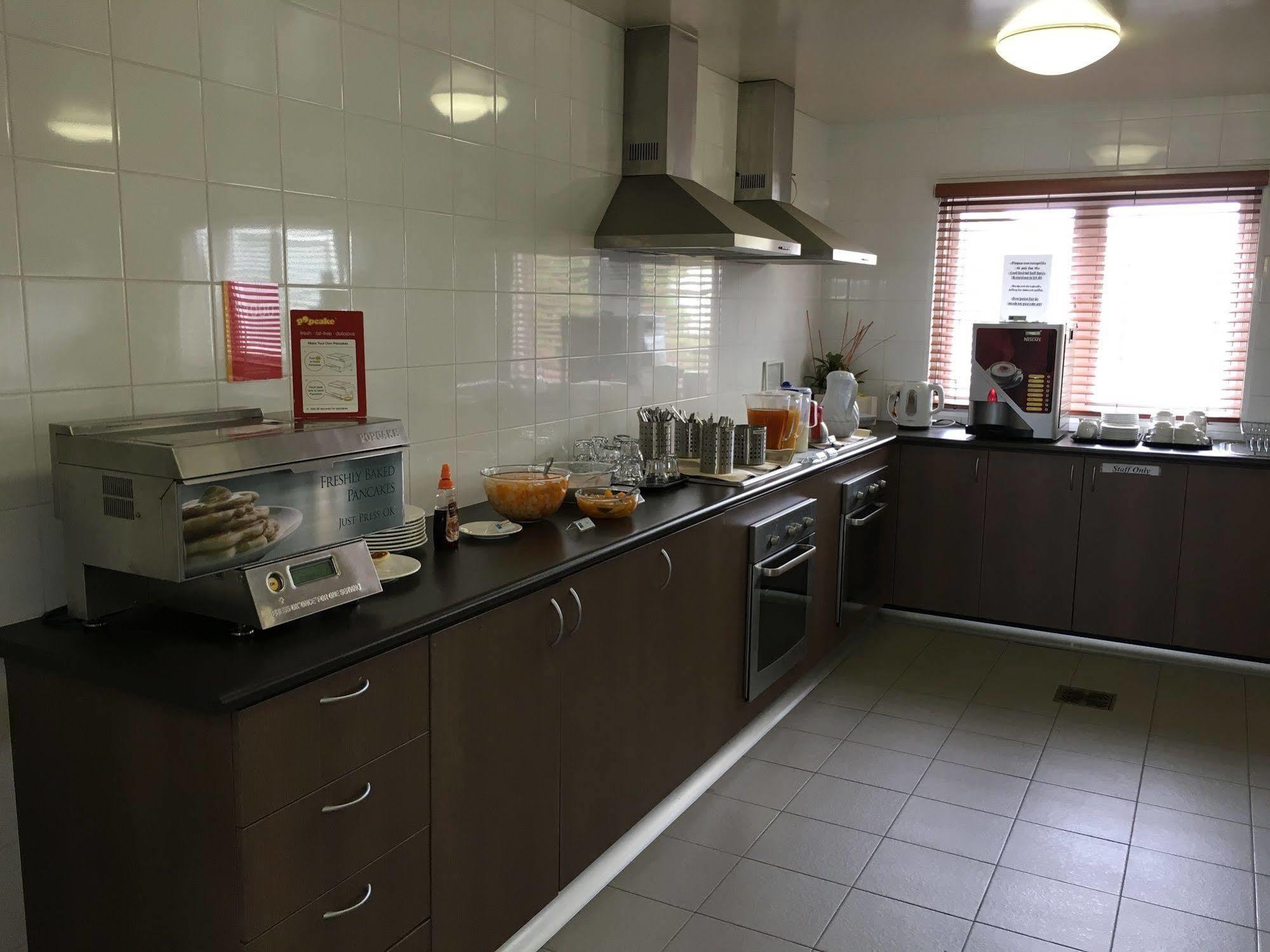Ibis Budget Perth Airport Bagian luar foto